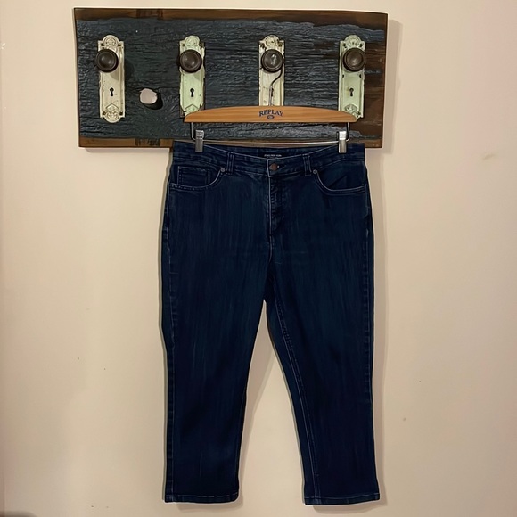 2/$30 Jones New York Signature Lexington Denim Capri Size 12 - Picture 3 of 13
